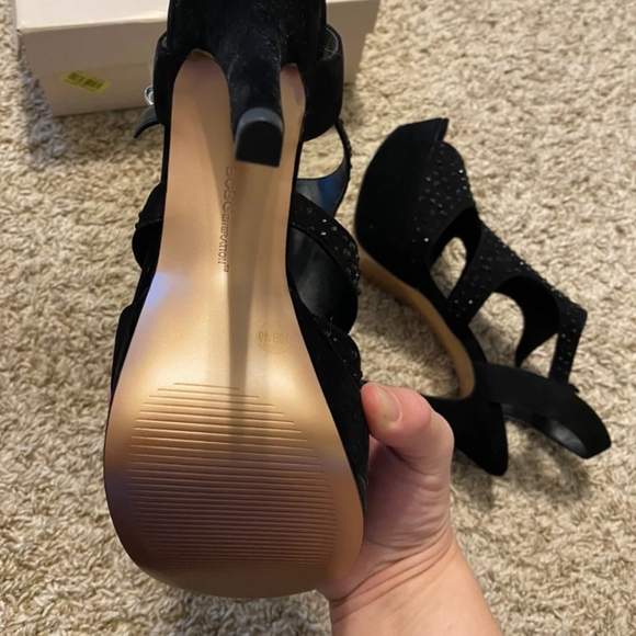 Heels - Picture 6 of 6